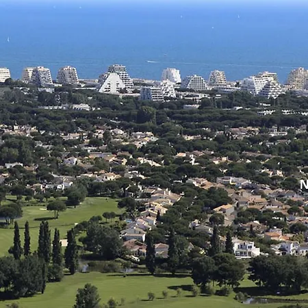 Jolie Avec Piscine Et Vue Panoramique Sur Le Golf
