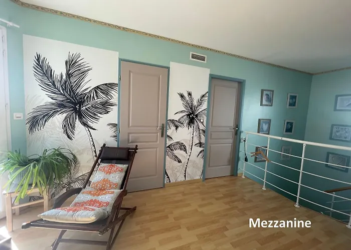 Vila Jolie Avec Piscine Et Vue Panoramique Sur Le Golf