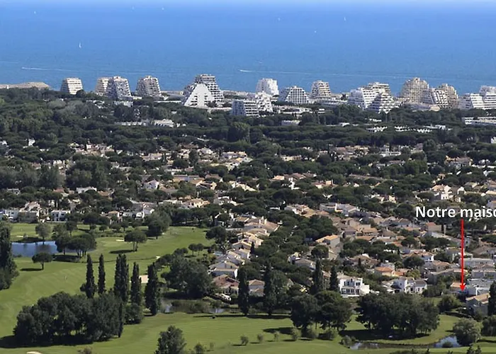 Jolie Avec Piscine Et Vue Panoramique Sur Le Golf