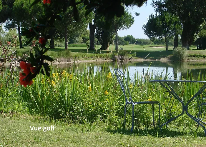 Jolie Avec Piscine Et Vue Panoramique Sur Le Golf Vila
